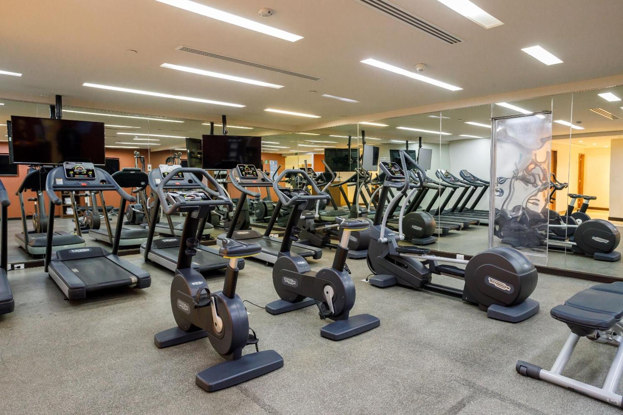 Hotel Camino Real Pedregal Mexico Zewnętrze zdjęcie A gym at a hotel